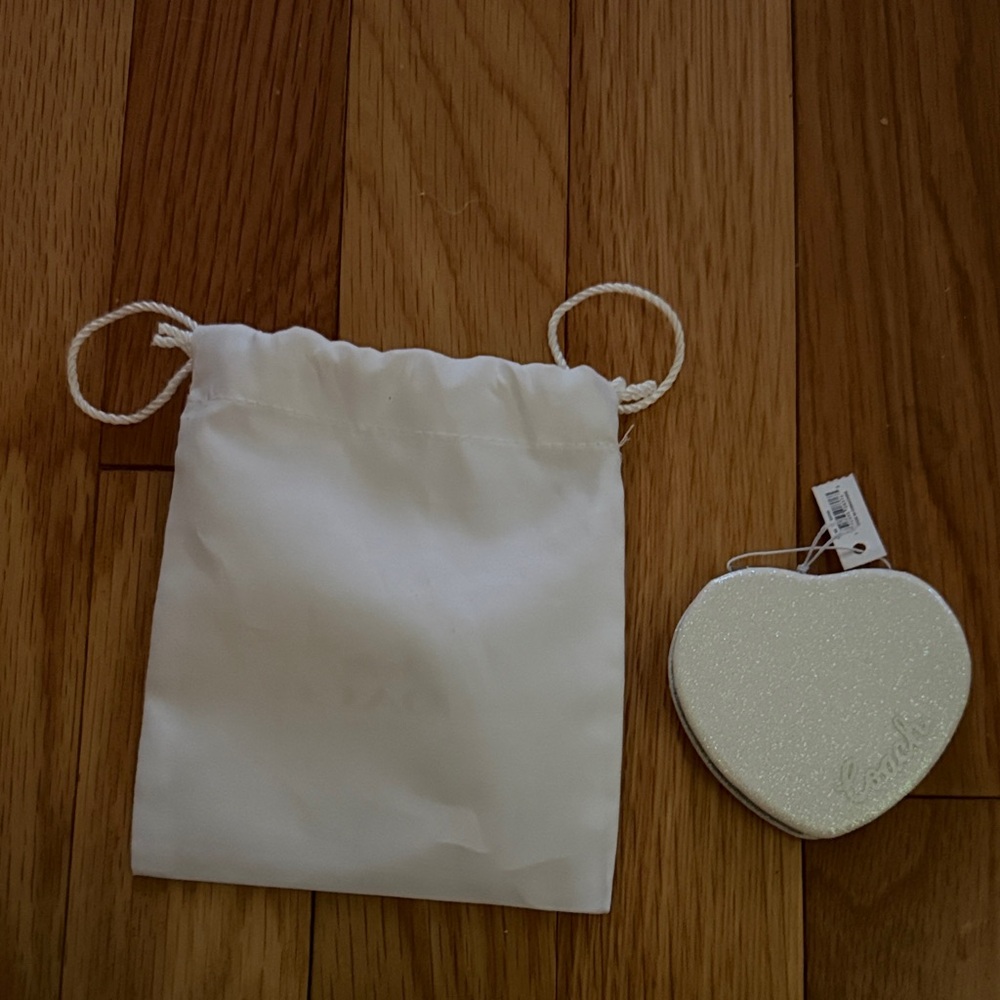 Coach Pearlescent Glitter Heart-Shaped Purse Mirror with Dust Bag NWT - Picture 2 of 7